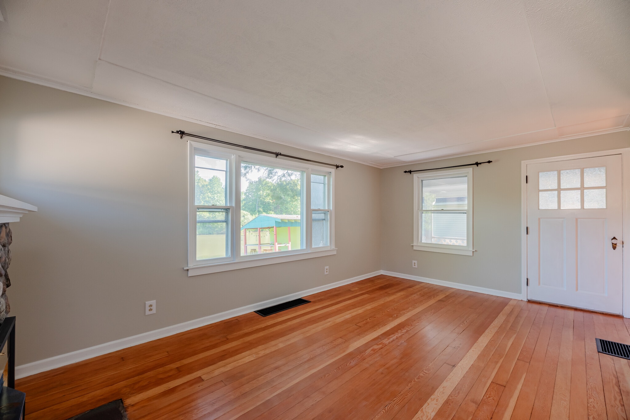 Building Photo - 202 River Meadow Dr