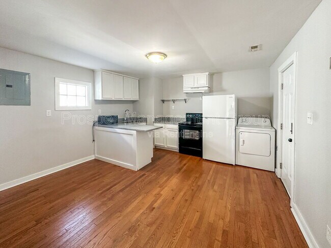 Building Photo - 35 Hanover St