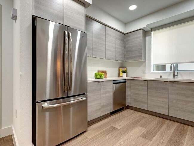 Interior Photo - 1330 Federal Ave