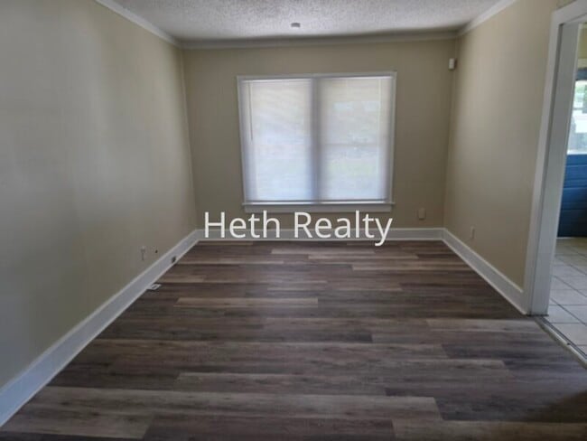 Building Photo - Commercial Space with a large lot, fully f...
