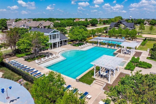 Building Photo - 3004 Campbell Dr