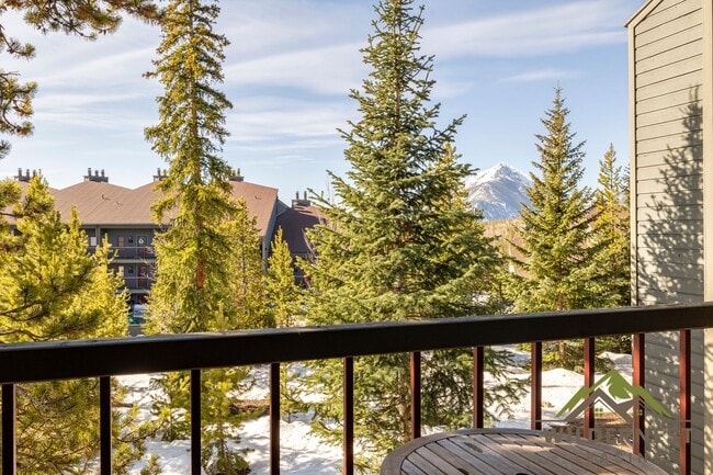 Building Photo - Bright and Welcoming Fully Furnished 2 Bedroom/2Bath Condo In Wildernest- All Utilities included