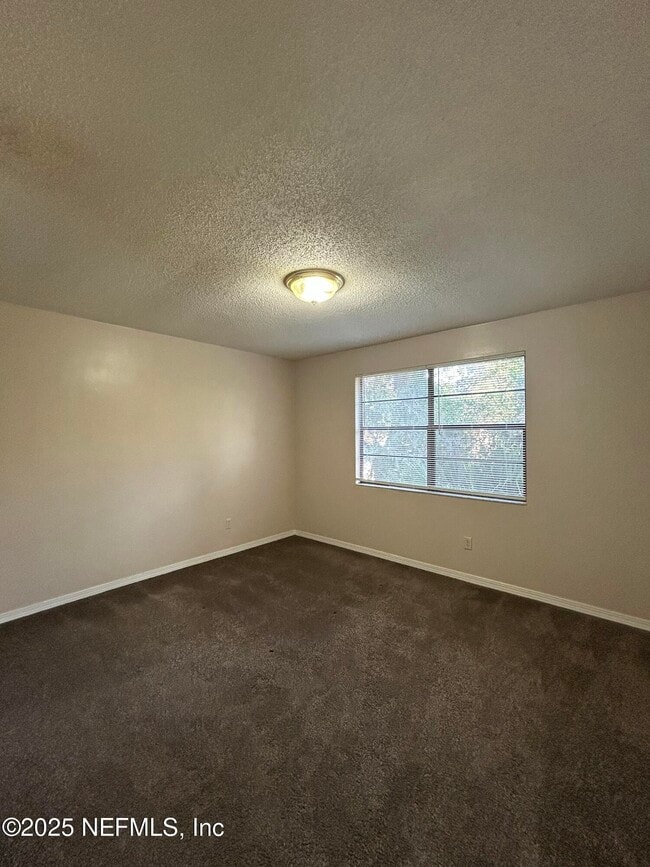 Building Photo - 460 Crabapple Ct