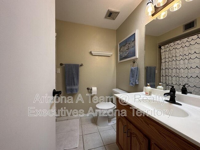 Building Photo - 7740 E Manor Pl