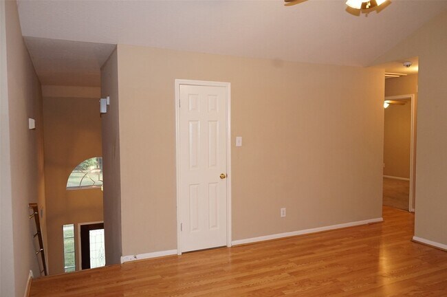 Building Photo - 18807 Timbers Dr
