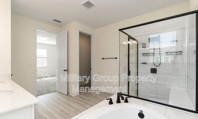 Building Photo - 12706 Grn Mdw Dr