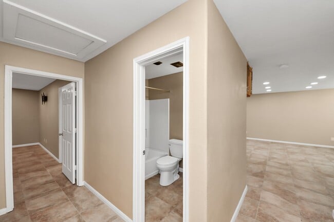 Building Photo - 4106 Falling Trace Ln