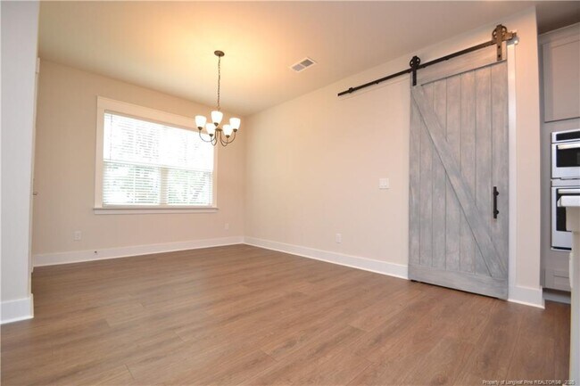 Building Photo - 544 Basin Hl Dr