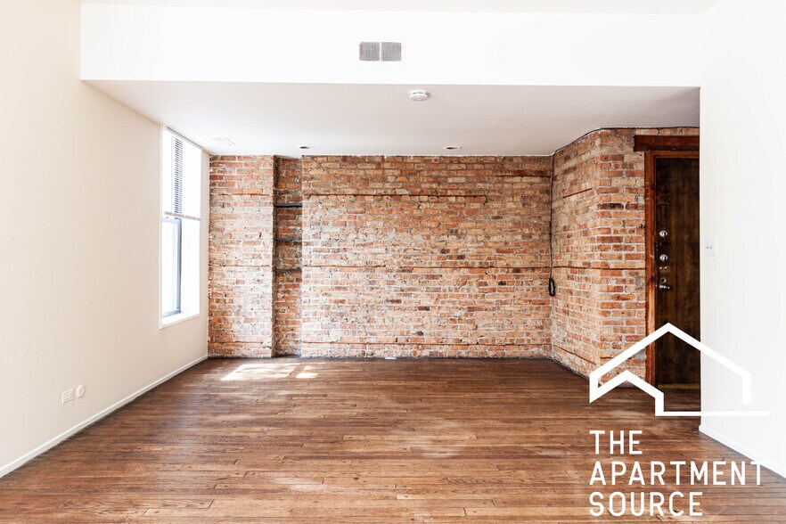 Building Photo - 610 W Surf St