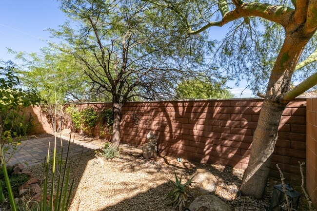 Building Photo - GORGEOUS HOME WITH TONS OF UPGRADES*MOUNTA...