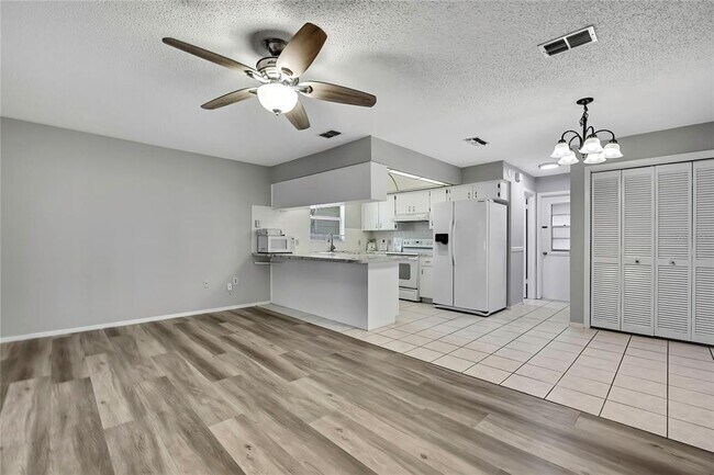 Building Photo - 2453 Keeport Dr