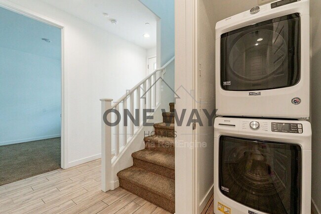 Building Photo - 4643 S Element