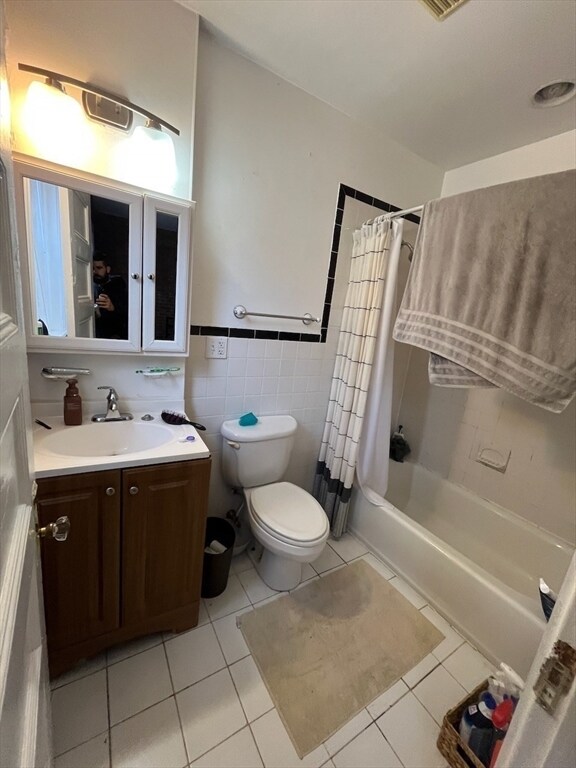 Building Photo - 915 Beacon St