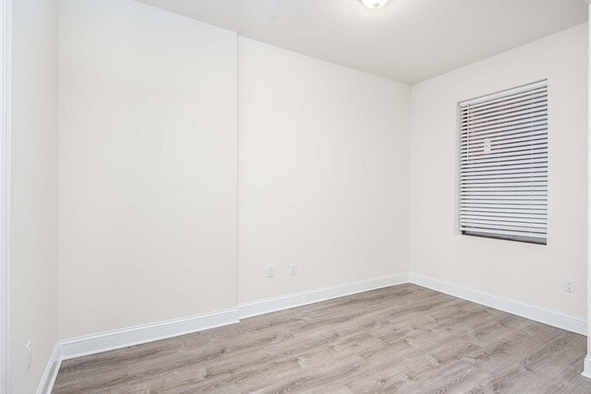 Building Photo - 565 Palisade Ave