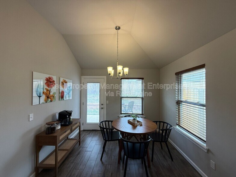 Building Photo - 4612 Prominence Dr