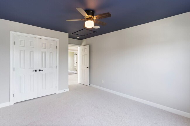 Building Photo - Spacious Home in Port Potomac