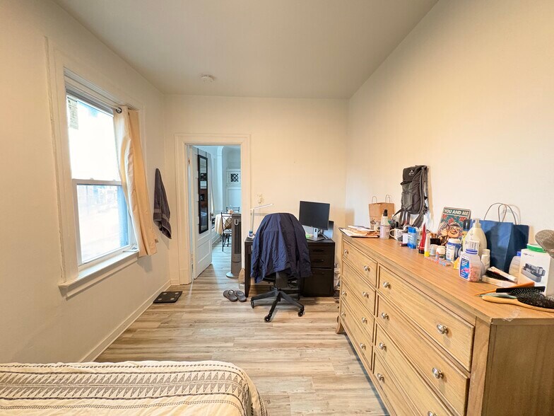 Building Photo - 5718 Ellsworth Ave