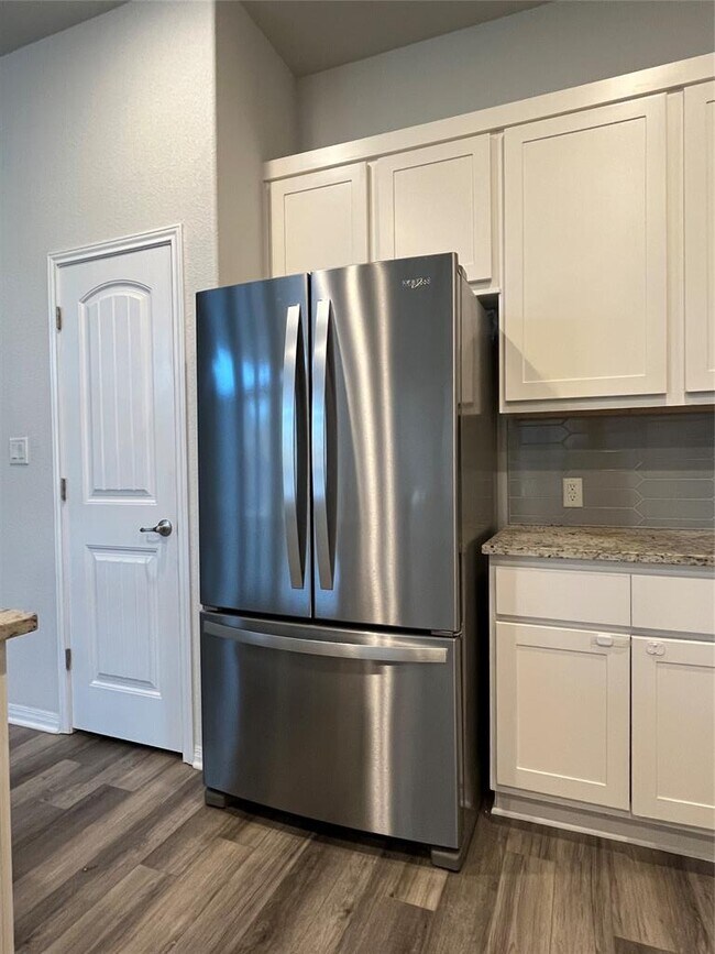 Building Photo - 121 Red Granite Rd