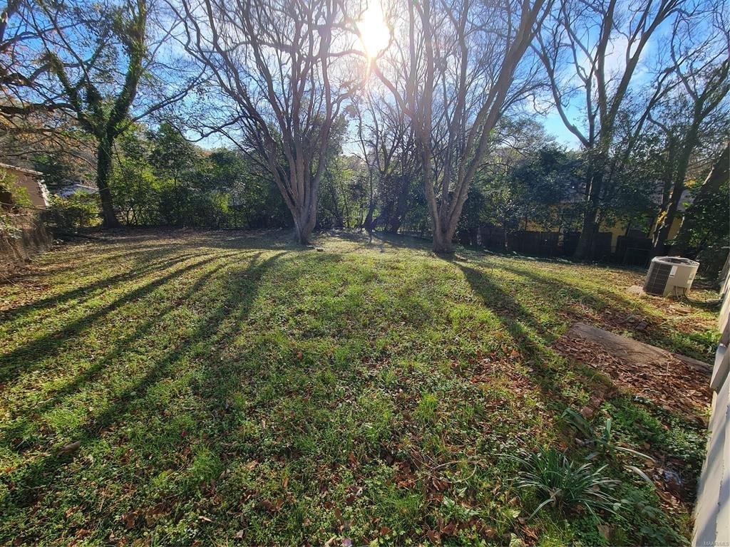 Building Photo - 1618 Midway St