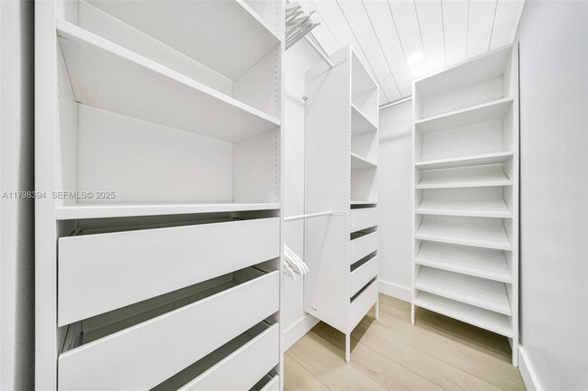 Building Photo - 129 Nautilus Dr