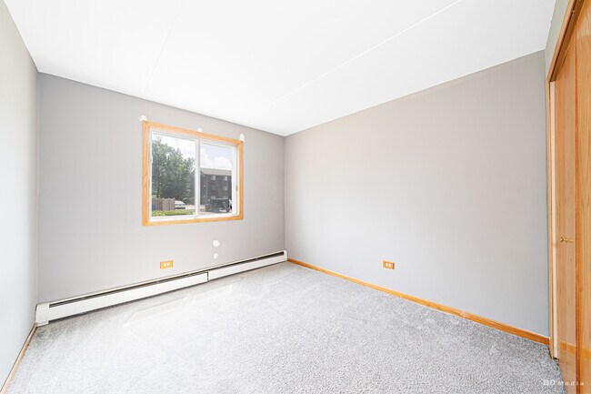 Building Photo - 5324 Waterbury Dr