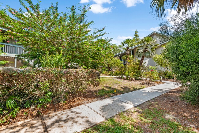 Building Photo - 5061 Sherwood Ln