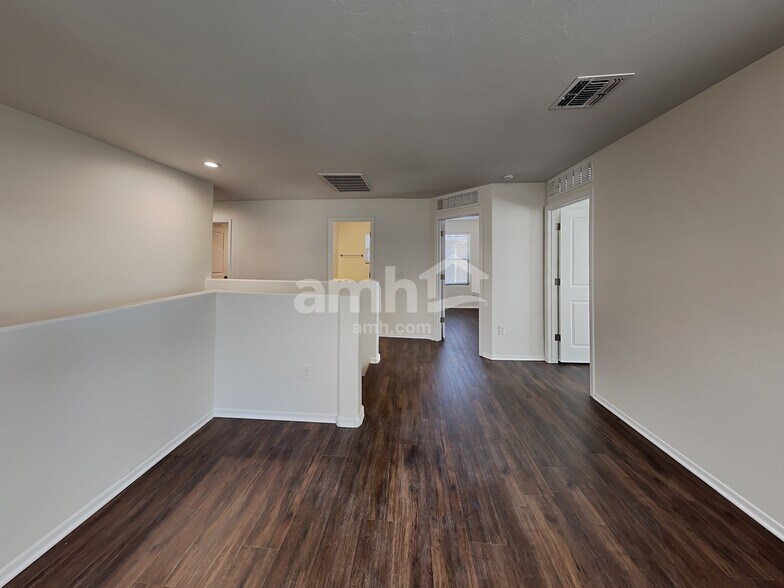 Building Photo - 699 N Nestled Hummingbird Ln E