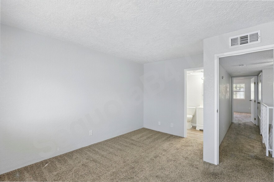 Building Photo - 6041 Sequoia Rd NW