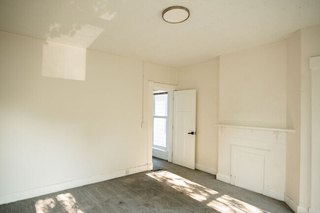 Building Photo - 415 Brightwood Ave