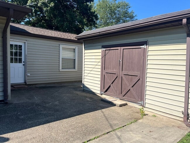 Building Photo - Charming Ranch - Coming Soon