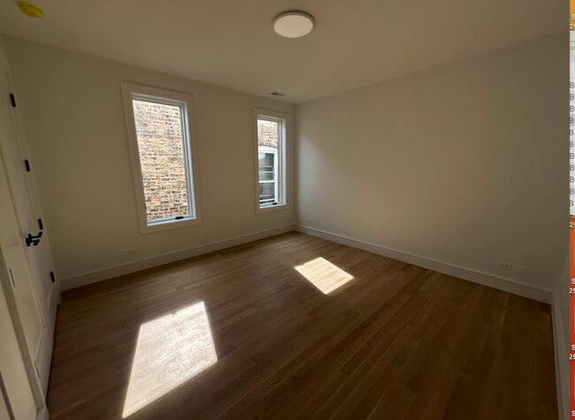 Building Photo - 4243 N Damen Ave