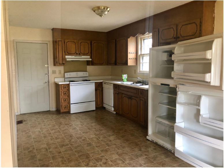 Kitchen - 311 belcher rd