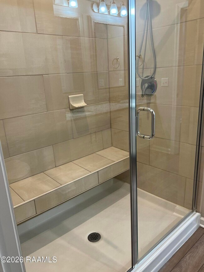 Building Photo - 1521 Camellia Blvd