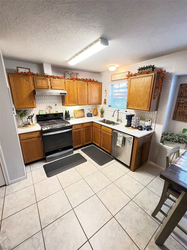 Building Photo - 4325 Spoonbill Dr