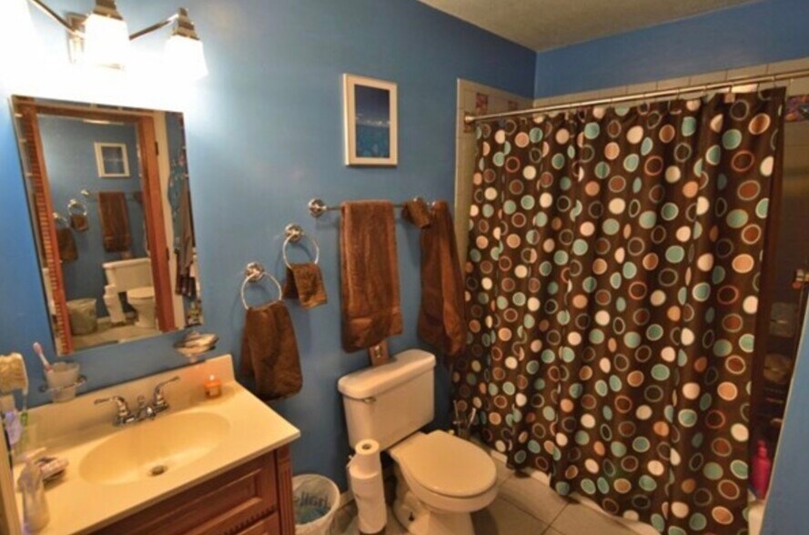 Building Photo - 59 Monadnock St