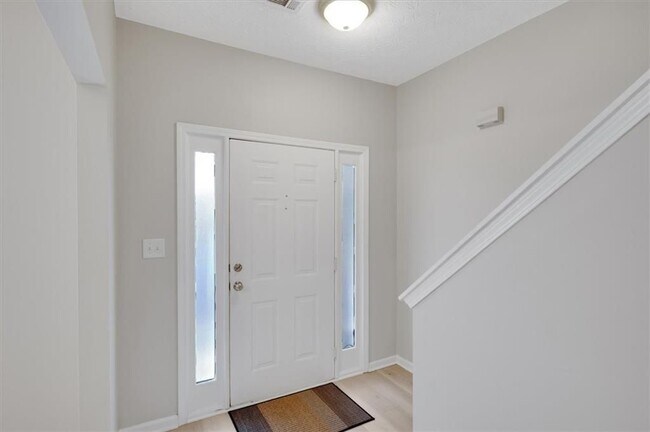 Building Photo - 940 Tree Creek Blvd