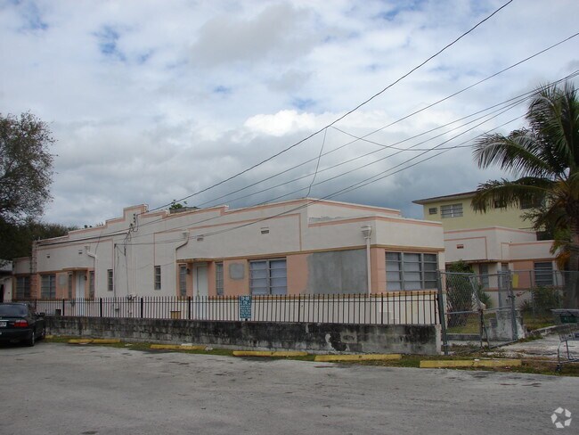 Primary Photo - 719 NE 83rd Ter