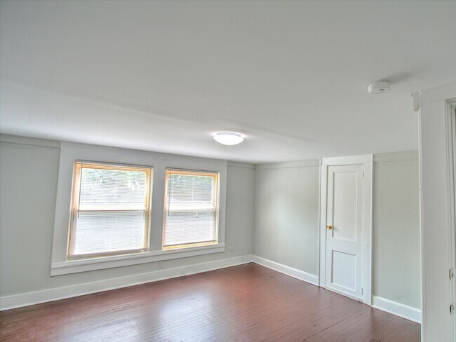 Building Photo - 1011 E Ellerbee St