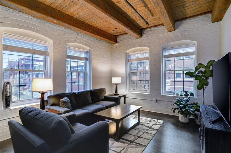 Building Photo - 2419 Smallman St