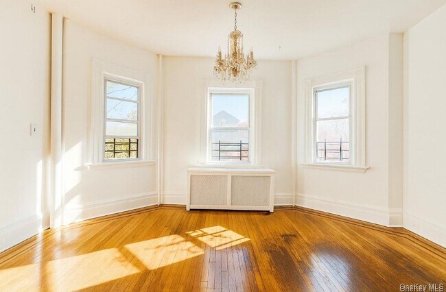 Building Photo - 194 Summit Ave