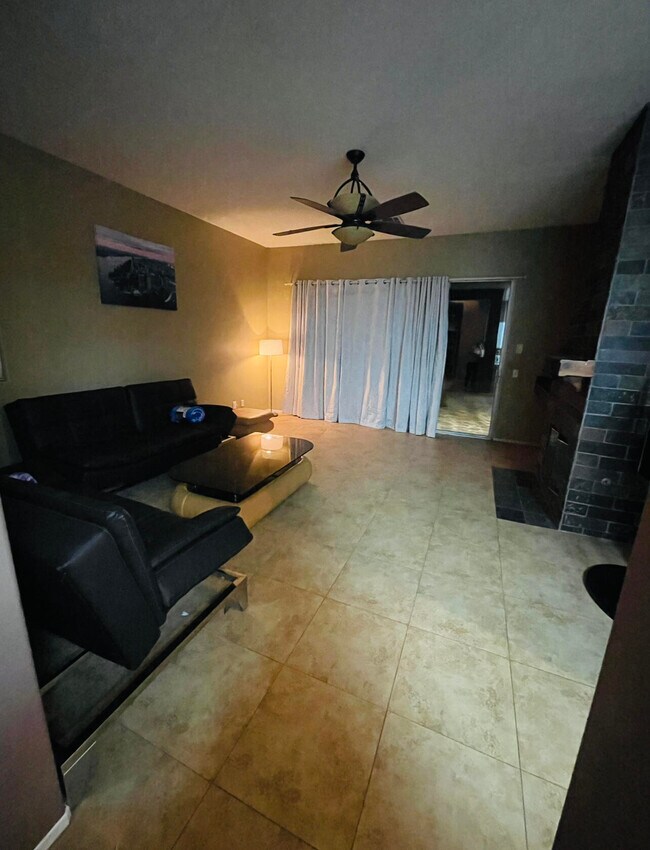 Building Photo - 27875 Avenida Maravilla
