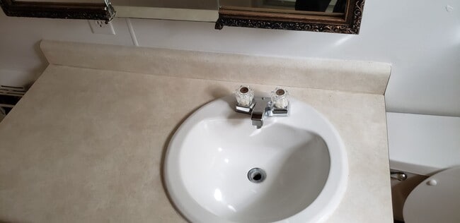 Building Photo - CUTE 2 bedroom, 1 bath home!!!