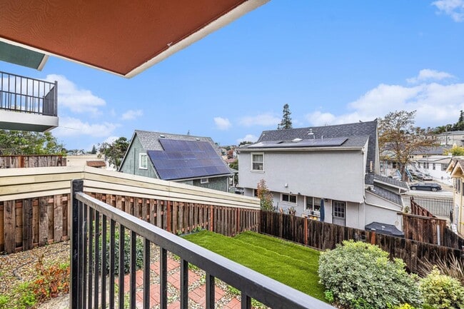 Building Photo - 2531 Wallace St