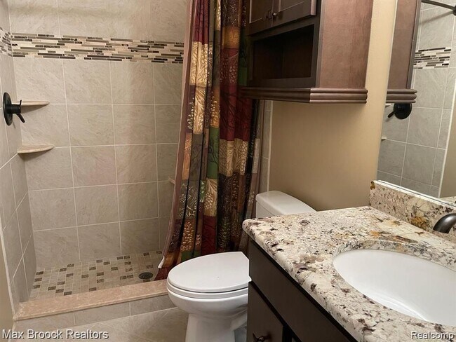 Building Photo - 4585 Laurel Club Cir