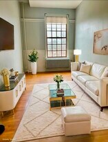 Building Photo - 16 Balmoral St