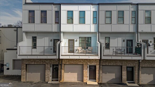 Building Photo - 2030 Main St NW