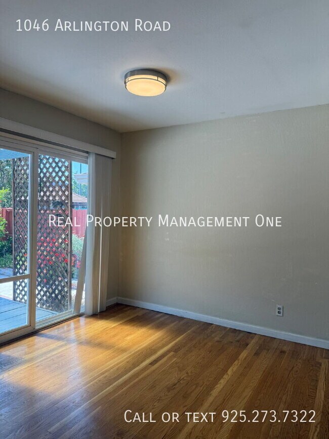 Building Photo - 1046 Arlington Rd