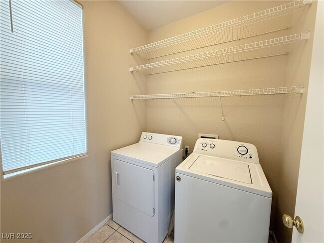 Building Photo - 5057 Midnight Oil Dr