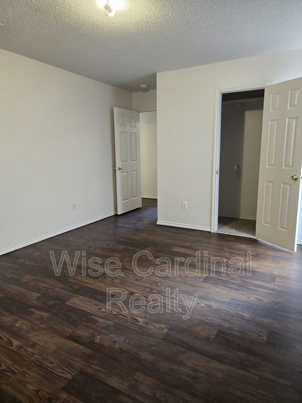 Building Photo - 5709 Auburn Dr