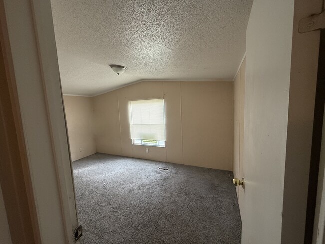 Building Photo - 3213 S Dingle Dr